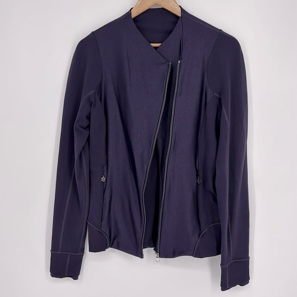 Lululemon Asymmetrical Zip Emerge Renewed Jacket Women’s Size 10 in Black Grape - Picture 2 of 14